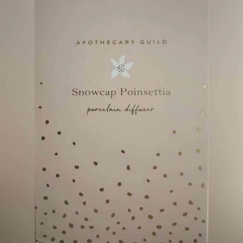 Zodax- Snowcap Poinsettia Porcelain Diffuser - Gold